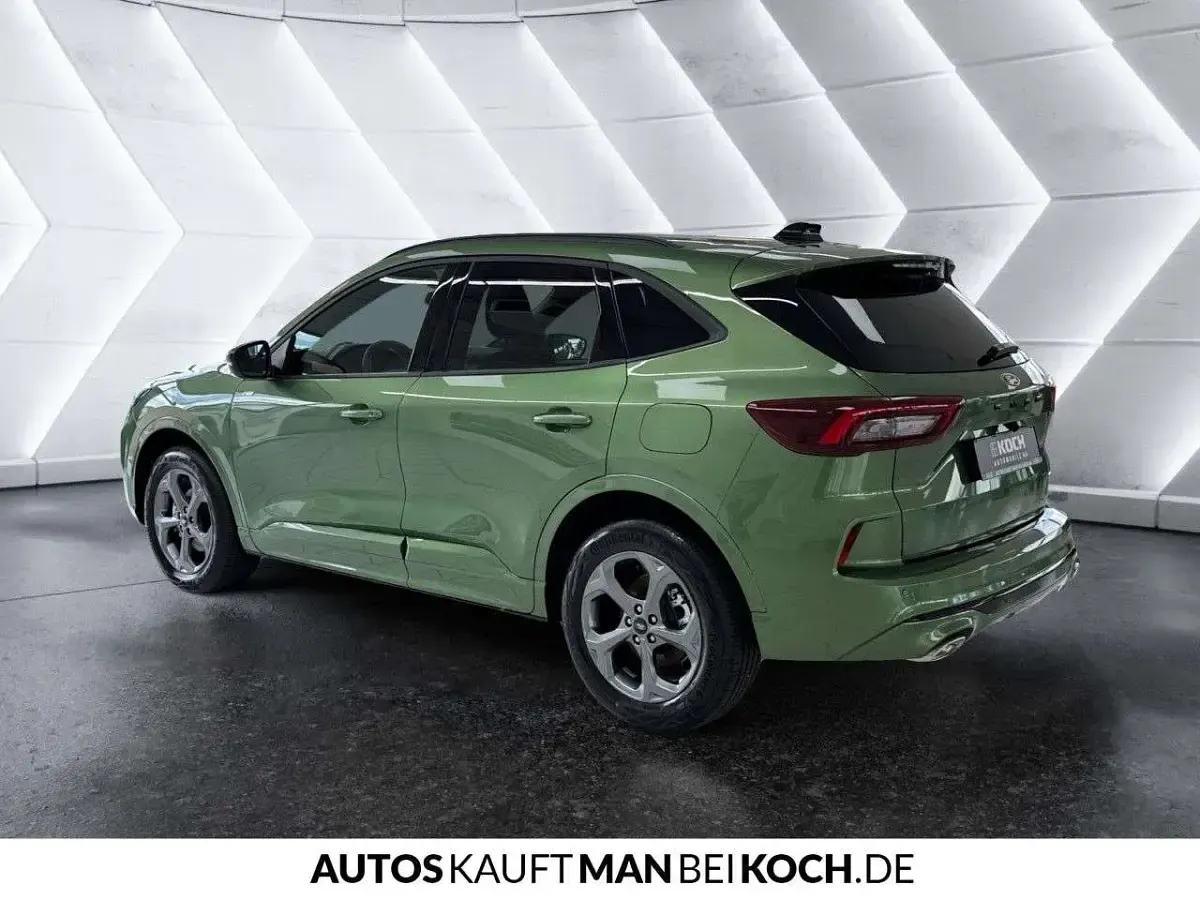 Neu Ford Kuga ST-Line 180 PS (132 kW) 2026 Grün SUV