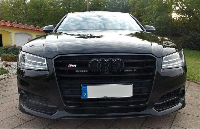 Gebraucht Audi S8 plus Sport 706 PS (519 kW) 2016 Schwarz Limousine