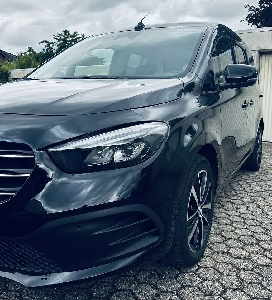 Gebraucht Mercedes T180 Edition 116 PS (85 kW) 2022 Schwarz Van / Kleinbus