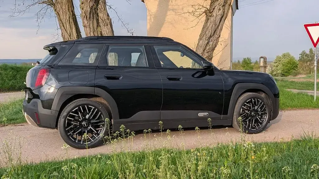Usado Mini Aceman 135 kW (184 HP) 2025 Preto SUV