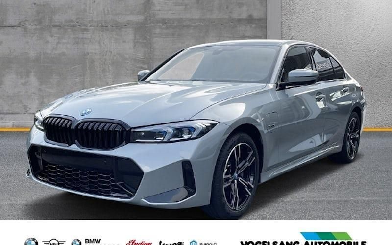 Grau Gebraucht 2024 BMW 320e M Sport Kombi | 44.490 € (Teuer) - Bild 1/4