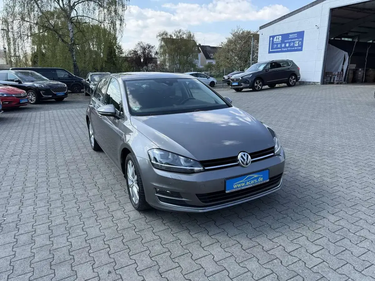 Gebraucht VW Golf VII Highline 150 PS (110 kW) 2016 Limestone grey Limousine