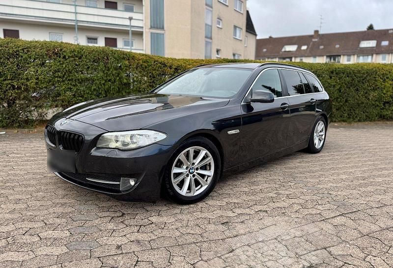 Gebraucht BMW 520 184 PS (135 kW) 2012 Grau Kombi