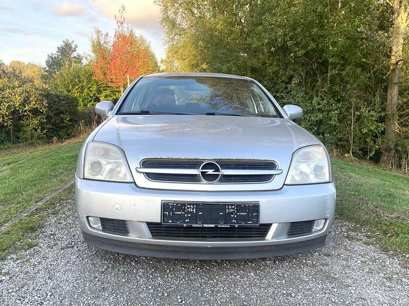 Gebraucht Opel Vectra Elegance 147 PS (108 kW) 2003 Starsilber iii m2 Limousine