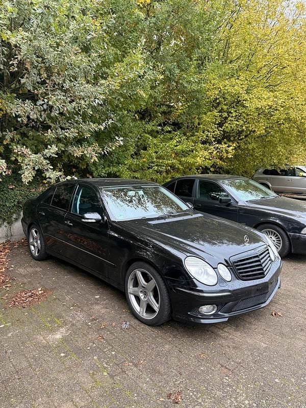 Schwarz Gebraucht 2006 Mercedes E350 AMG Limousine | 3.600 € (Superpreis) - Bild 1/4
