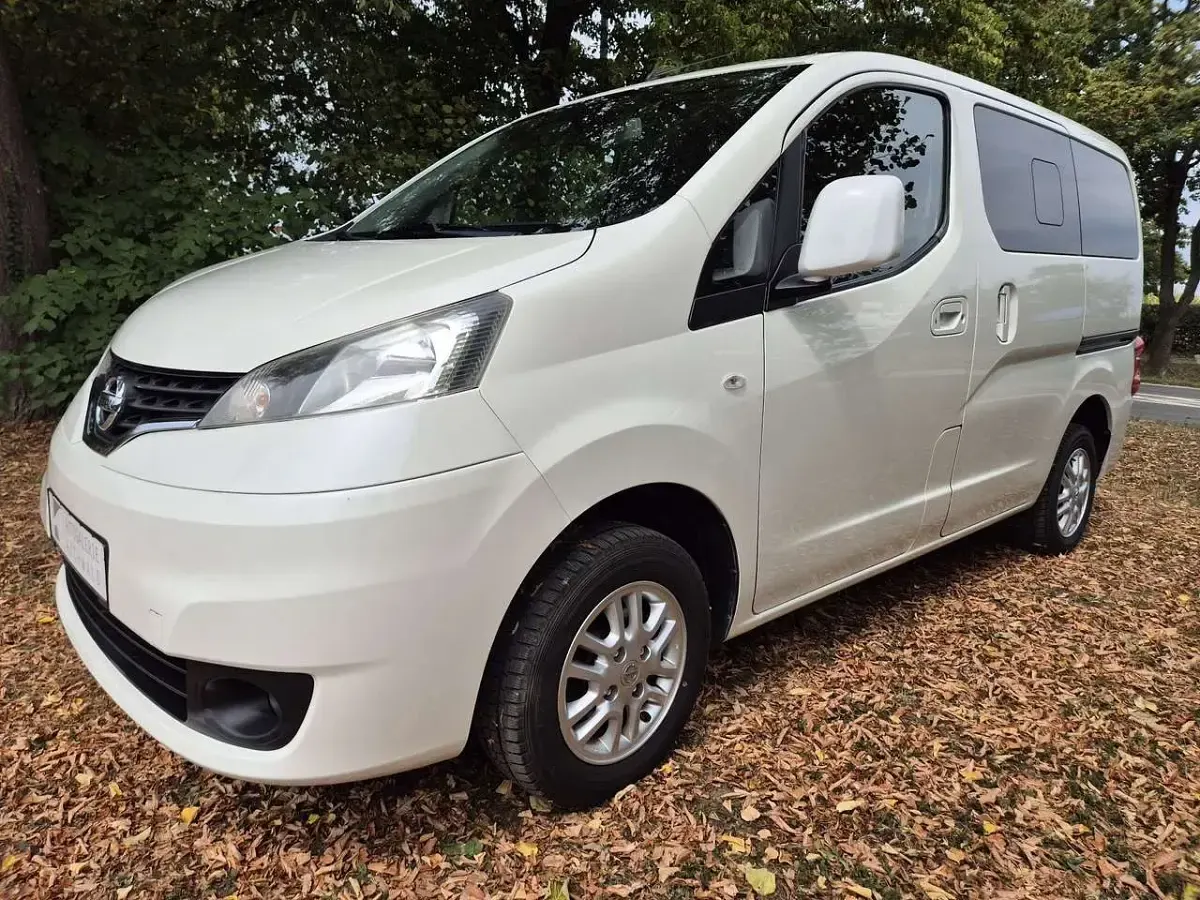 Gebraucht Nissan Evalia Tekna 110 PS (80 kW) 2015 Brilliant white (m) Van / Kleinbus