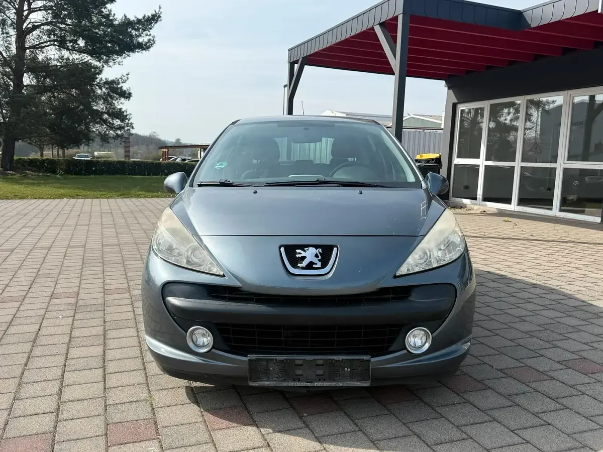 Gebraucht Peugeot 207 Urban Move 95 PS (69 kW) 2009 Grau Limousine