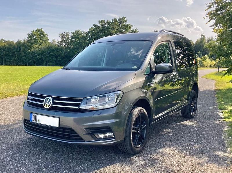 Grau Gebraucht 2016 VW Caddy Comfortline Van / Kleinbus | 18.000 € (Fairer Preis) - Bild 1/4