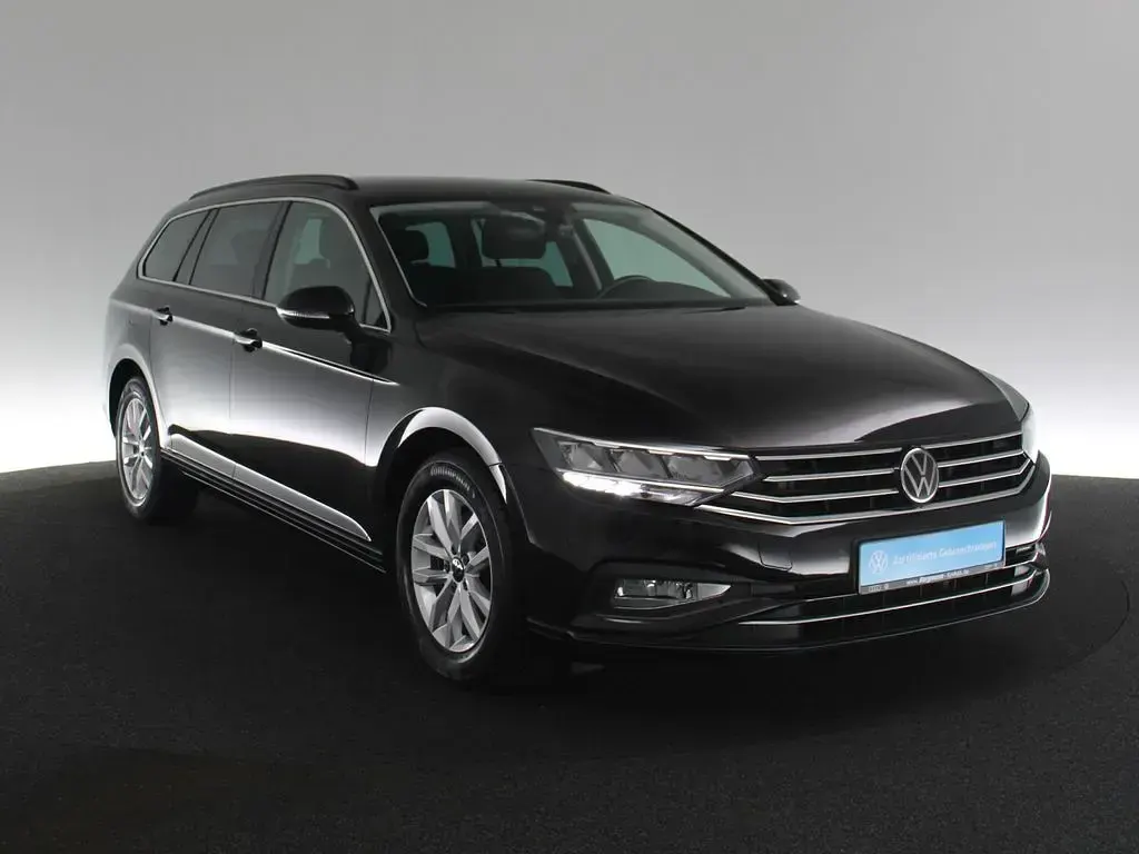Gebraucht VW Passat Business 150 PS (110 kW) 2022 Deep black perleffekt (metallic) Kombi