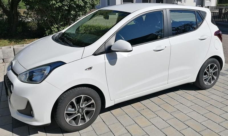 Weiß Gebraucht 2018 Hyundai i10 YES! Kleinwagen | 9.700 € (Etwas zu teuer) - Bild 1/4