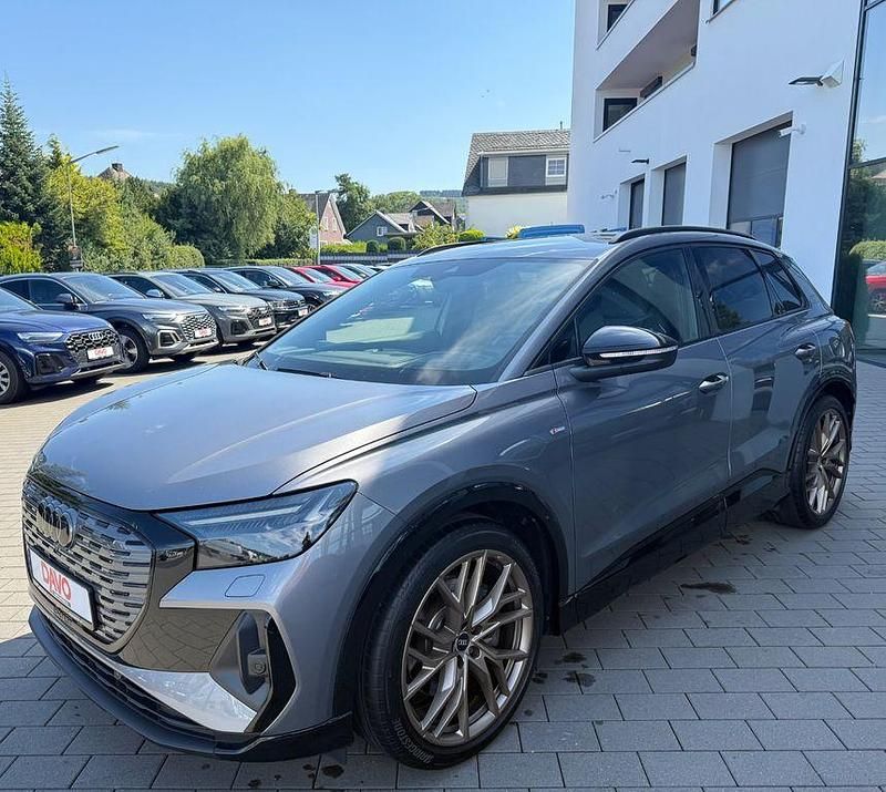 Grau Gebraucht 2021 Audi Q4 e-tron Edition .1 SUV | 29.991 € (Guter Preis) - Bild 1/4