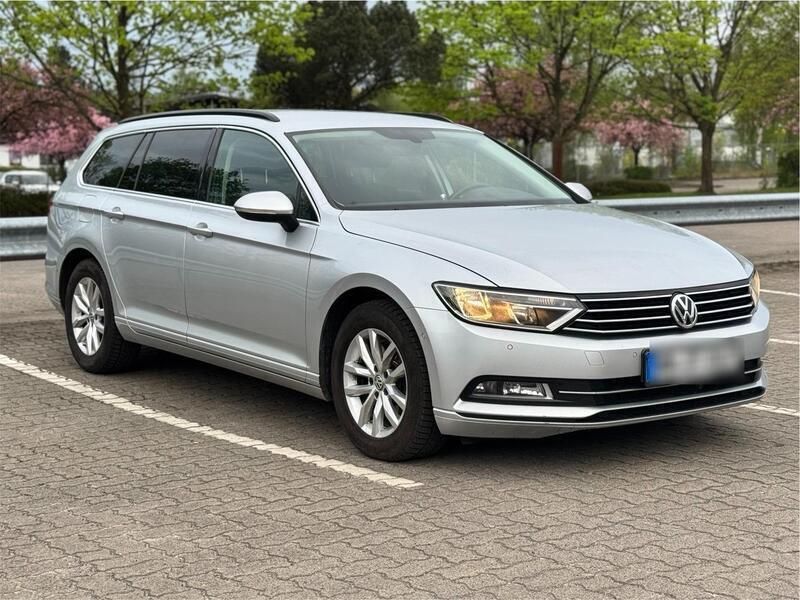 Silber Gebraucht 2017 VW Passat Trendline Kombi | 9.800 € (Guter Preis) - Bild 1/4