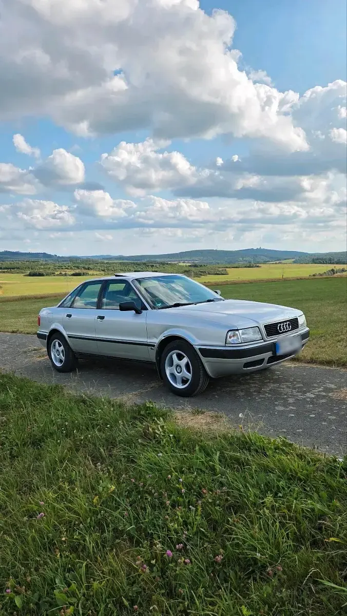 Gebraucht Audi 80 90 PS (66 kW) 1992 Silber Limousine