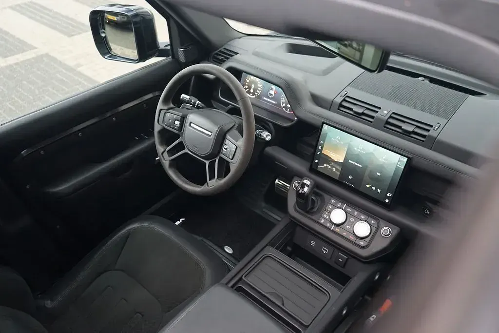 Gebraucht Land Rover Defender 525 PS (386 kW) 2022 Grau SUV