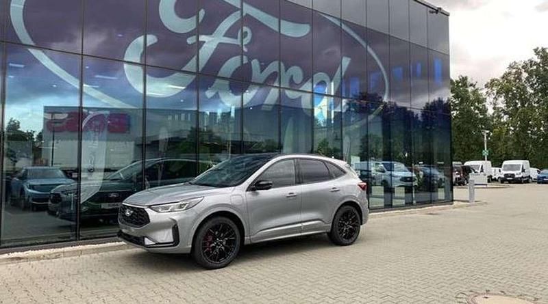 Solar silver metallic Neu 2025 Ford Kuga ST-Line X SUV | 50.884 € - Bild 1/4