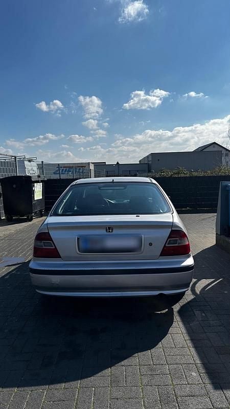 Second-hand Honda Civic 75 CP (55 kW) 2000 Argintiu Berlinǎ