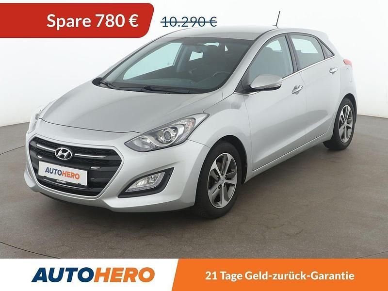 Grau Gebraucht 2015 Hyundai i30 YES! Limousine | 9.260 € (Fairer Preis) - Bild 1/3