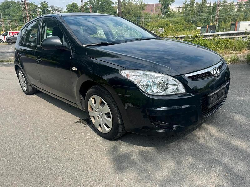 Schwarz Gebraucht 2008 Hyundai i30 Kleinwagen | 4.800 € (Fairer Preis) - Bild 1/4