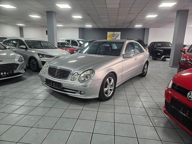 Gebraucht Mercedes E200 163 PS (119 kW) 2003 Silber Limousine