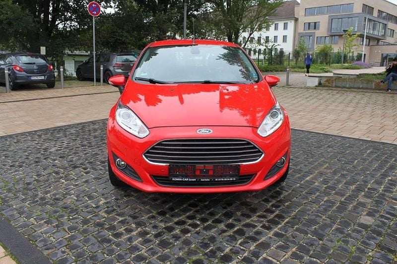 Gebraucht Ford Fiesta Titanium 140 PS (102 kW) 2017 Rot Kleinwagen