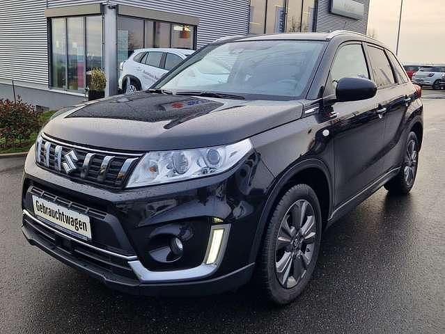 Cosmic black pearl Gebraucht 2019 Suzuki Vitara Comfort SUV | 15.550 € (Fairer Preis) - Bild 1/4
