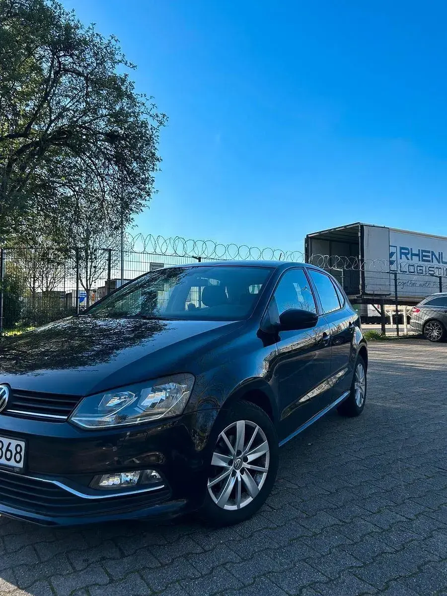 Second-hand VW Polo Comfortline 75 CP (55 kW) 2014 Negru Hatchback