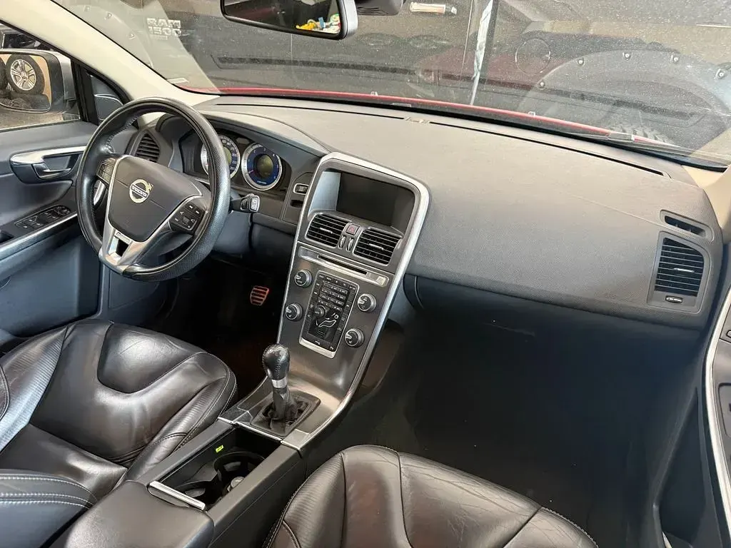 Gebraucht Volvo XC60 R-Design 163 PS (119 kW) 2012 Rot SUV