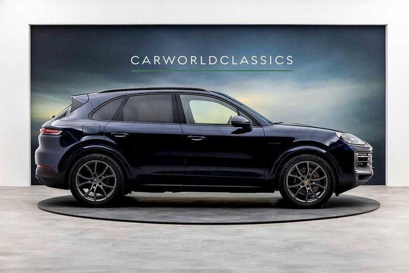 Gebraucht Porsche Cayenne 470 PS (345 kW) 2024 Blau SUV