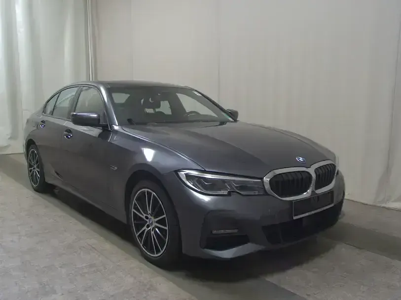 Gebraucht BMW 320e M Sport 204 PS (150 kW) 2021 Grau Limousine