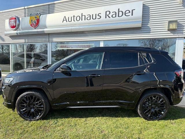 Gebraucht Jeep Compass 131 PS (96 kW) 2024 Schwarz SUV