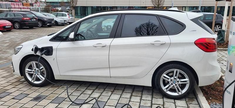 Gebraucht BMW 225 iPerformance 224 PS (164 kW) 2018 Weiß Van / Kleinbus
