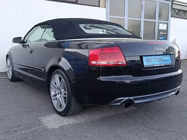 Second-hand Audi A4 S-Line 200 CP (147 kW) 2008 Negru Cabrio