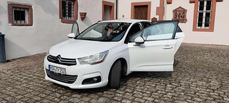 Gebraucht Citroën C4 Tendance 120 PS (88 kW) 2012 Weiß Limousine