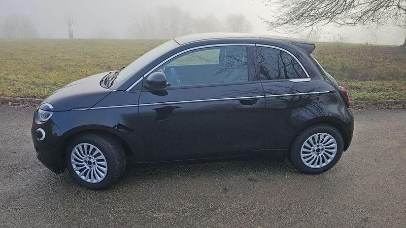 Gebraucht Fiat 500e Icon 86 kW (118 PS) 2022 Schwarz Kleinwagen
