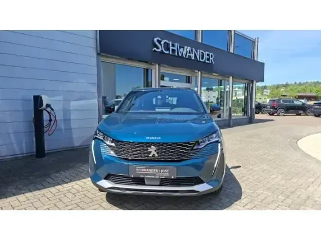 Gebraucht Peugeot 5008 Active 131 PS (96 kW) 2023 Blau SUV
