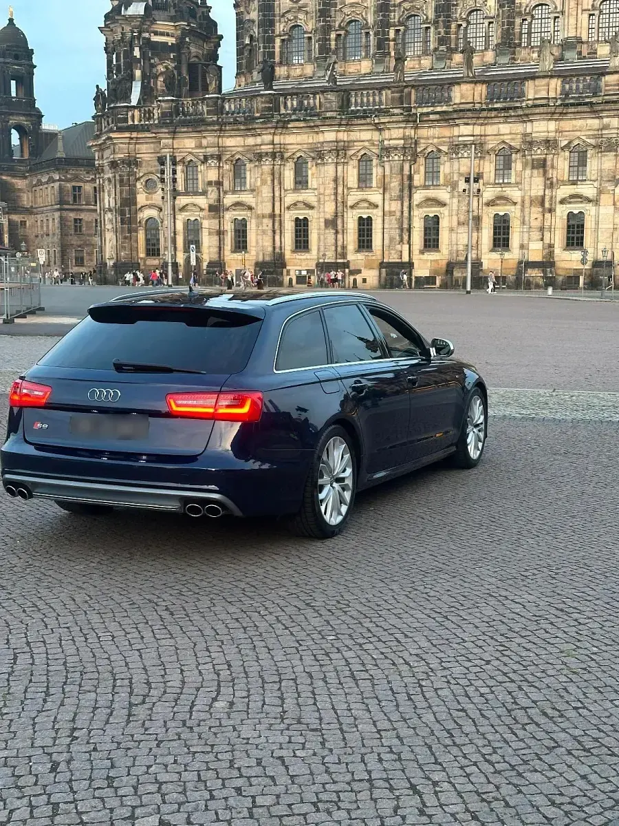 Gebraucht Audi S6 Comfort 420 PS (308 kW) 2012 Blau Kombi
