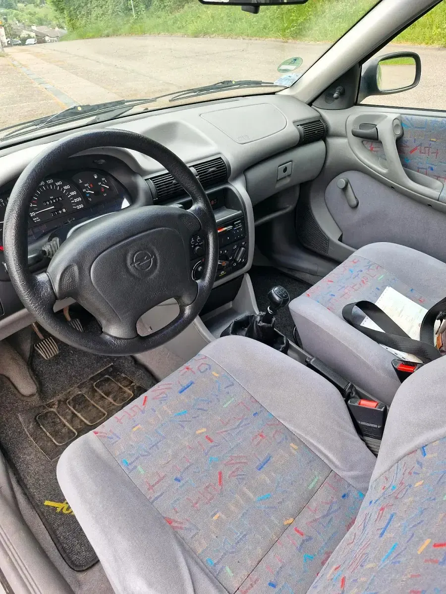 Gebraucht Opel Astra 70 PS (51 kW) 1995 Grau Limousine