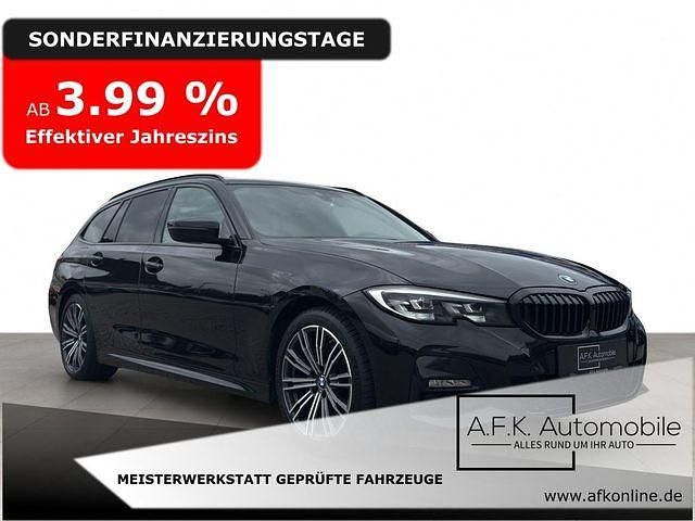 Black sapphire metallic Gebraucht 2020 BMW 320 M Sport Kombi | 28.990 € (Fairer Preis) - Bild 1/4