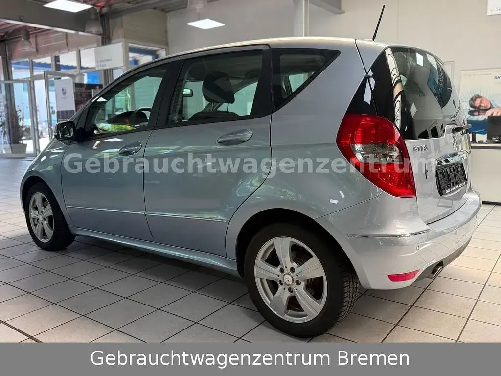 Gebraucht Mercedes A180 Avantgarde 116 PS (85 kW) 2009 Blau Limousine