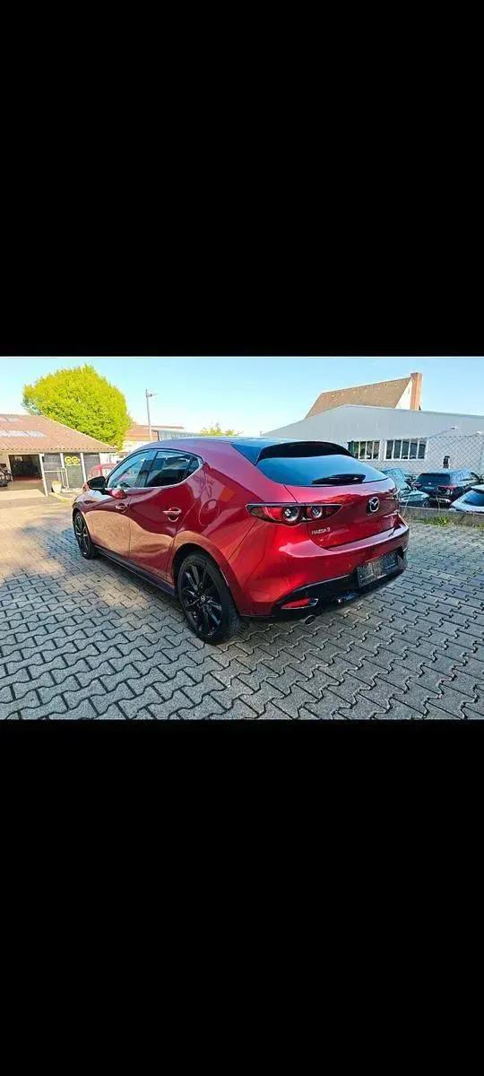 Używany Mazda 3 122 KM (89 kW) 2019 Czerwony Sedan/Limuzyna
