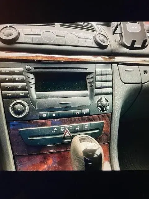 Gebraucht Mercedes E200 122 PS (89 kW) 2005 Schwarz Limousine