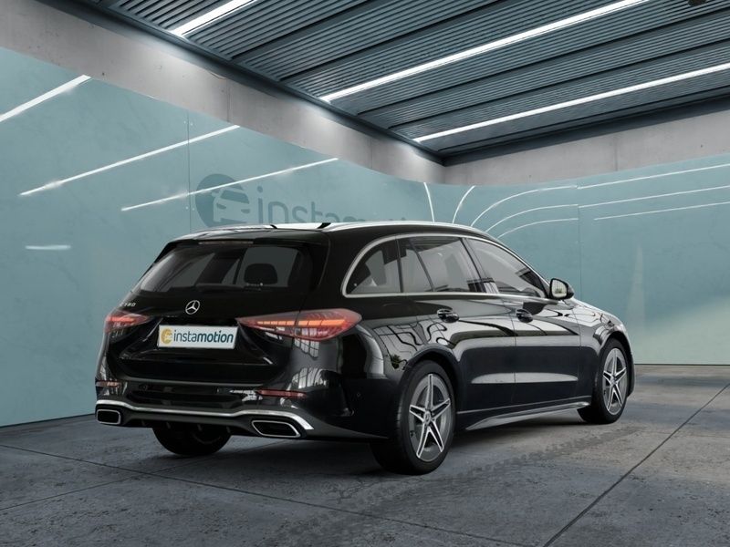 Schwarz Gebraucht 2022 Mercedes T180 AMG Van / Kleinbus | 37.046 € (Fairer Preis) - Bild 1/2