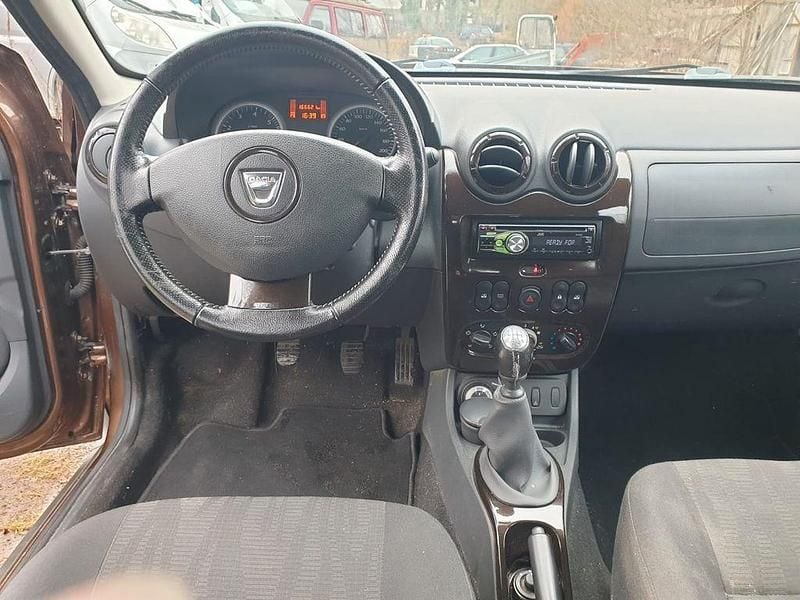 Second-hand Dacia Duster 110 CP (80 kW) 2012 Maro SUV