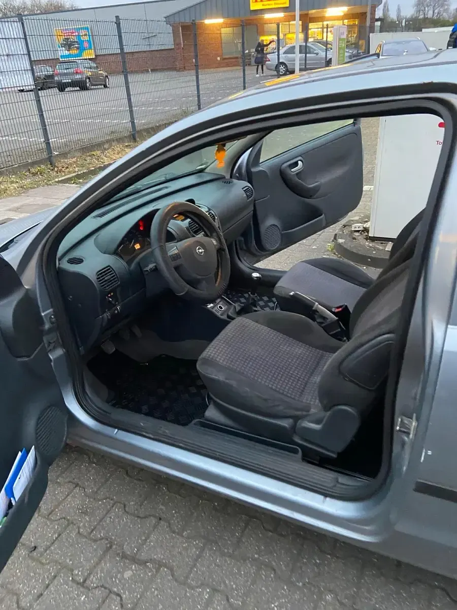 Gebraucht Opel Corsa 75 PS (55 kW) 2003 Silber Kleinwagen
