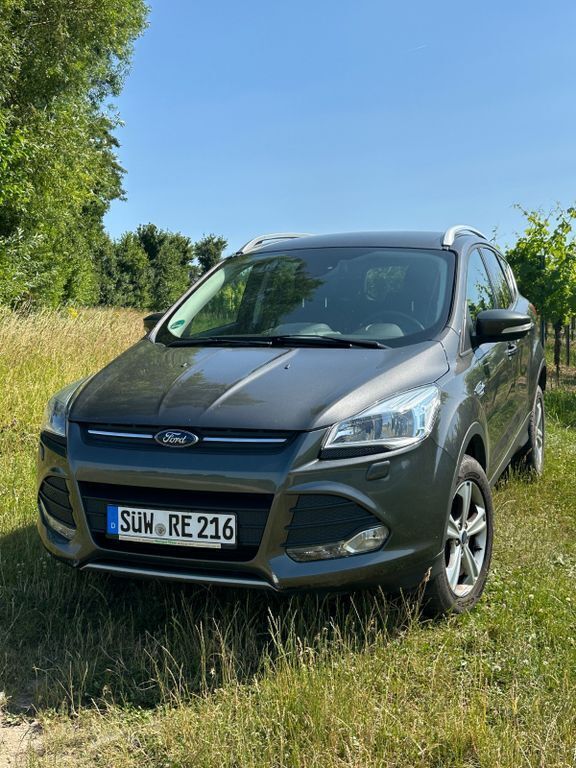 Grau Gebraucht 2015 Ford Kuga SUV | 13.650 € (Guter Preis) - Bild 1/4