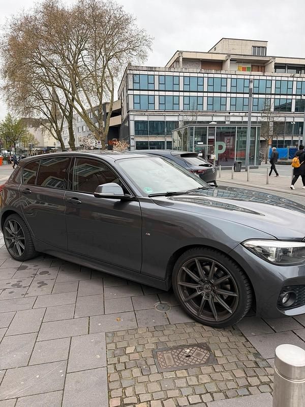 Gebraucht BMW 120 200 PS (147 kW) 2019 Grau Kleinwagen