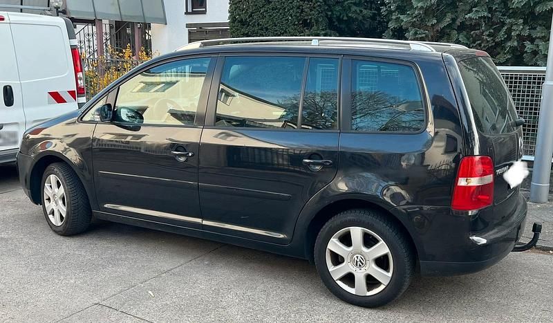 Gebraucht VW Touran 140 PS (102 kW) 2005 Schwarz Van / Kleinbus