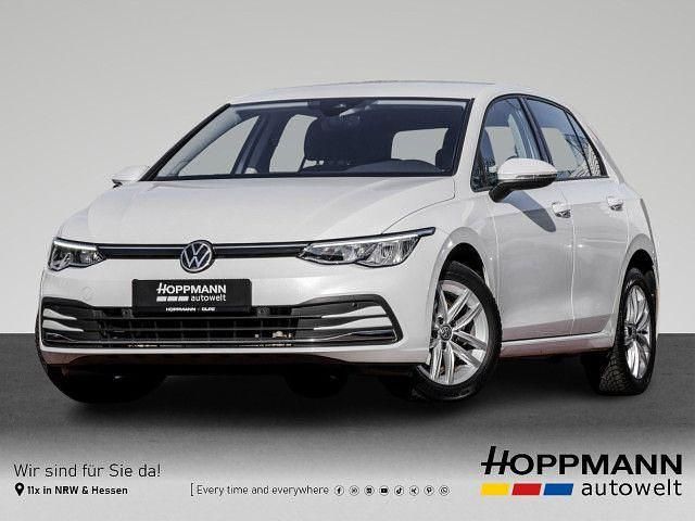 Gebraucht VW Golf VIII Active 131 PS (96 kW) 2021 Weiß Limousine