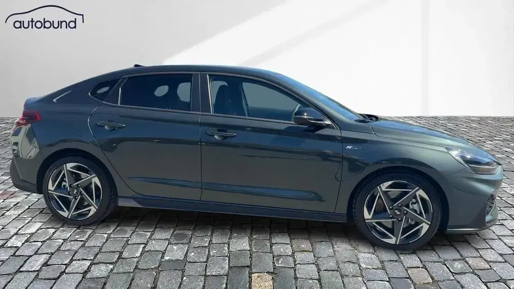 Neu Hyundai i30 140 PS (102 kW) 2026 Grün Limousine