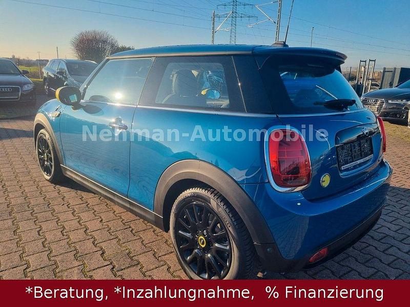 Gebraucht Mini Cooper SE Classic 135 kW (184 PS) 2023 Blau Kleinwagen